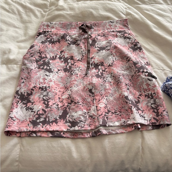 Marika Dresses & Skirts - Marika Pink and Brown Floral Skort. NWT. Small